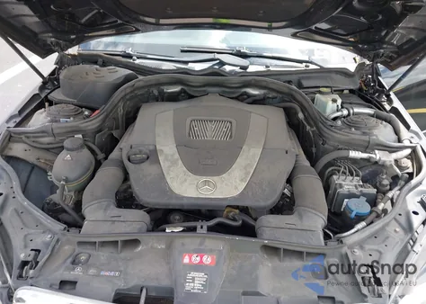 2011 Mercedes-Benz E 350 4Matic z USA, uszkodzony, nr VIN WDDHF8HB2BA295594